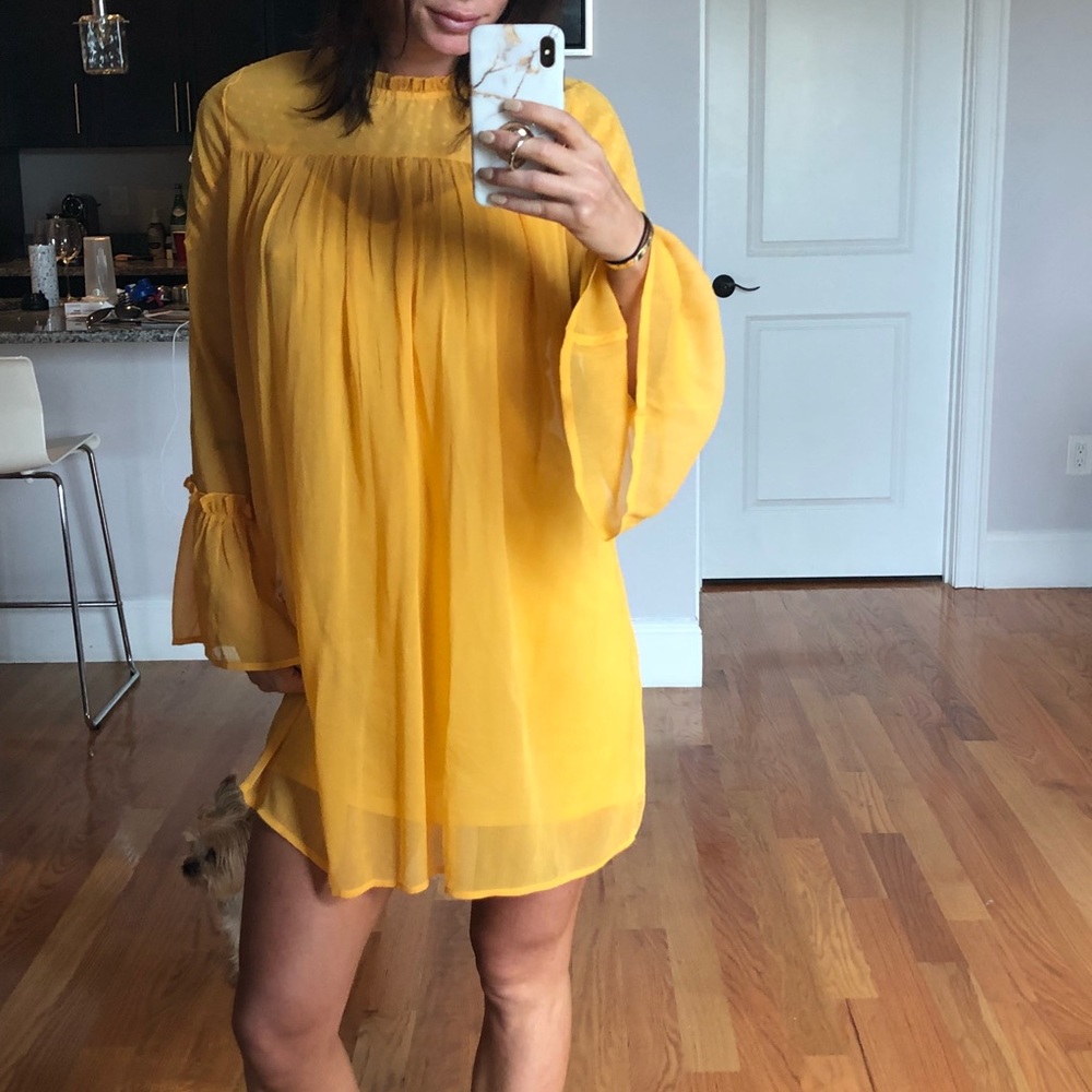 NWOT Yellow lined mini dress